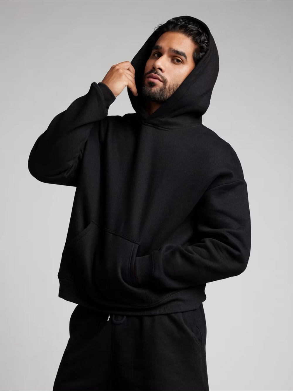 Comfrt Basic Cropped Hoodie in Onyx